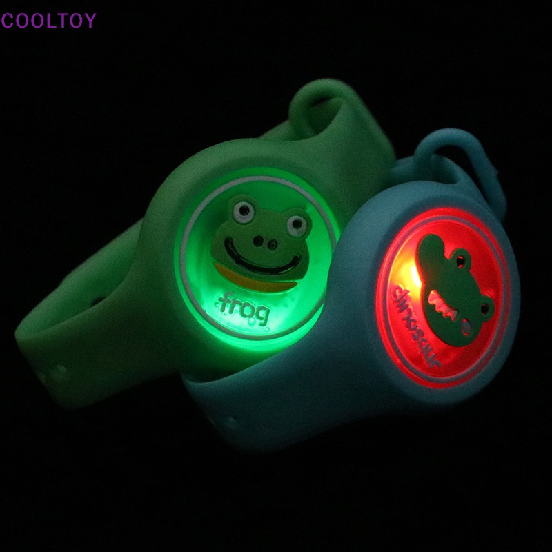 Quạt mini sạc usb Đeo Tay Họa Tiết Hoạt Hình Dễ Thương Cho Bé