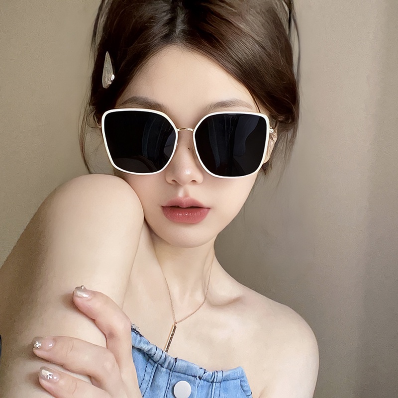 Kính Mát Gọng Vuông Chống Tia UV Thời Trang Cho Nữ