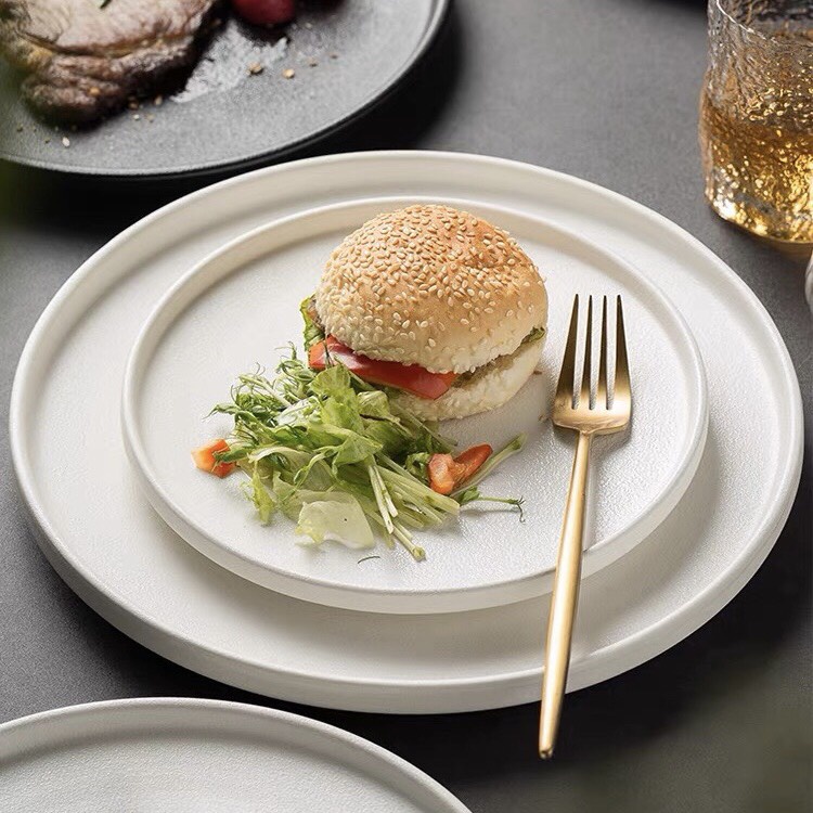 (CÓ SẴN) Đĩa sứ tròn phẳng Vân Nhám 2 màu đen trắng, đĩa nhà hàng cao cấp phong cách Bắc Âu