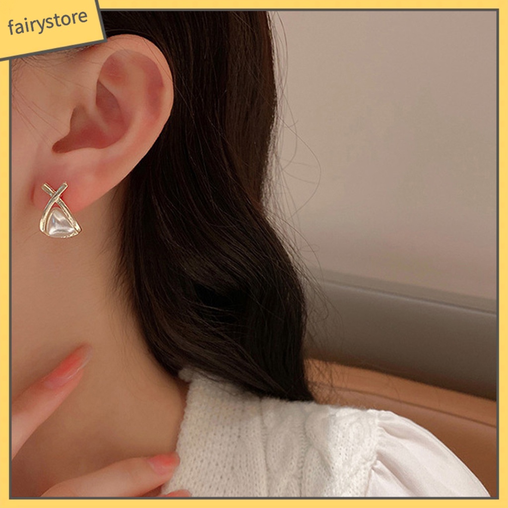 1 Đôi Bông Tai Hình Tam Giác Đính Ngọc Trai Nhân Tạo Phong Cách Hàn Quốc