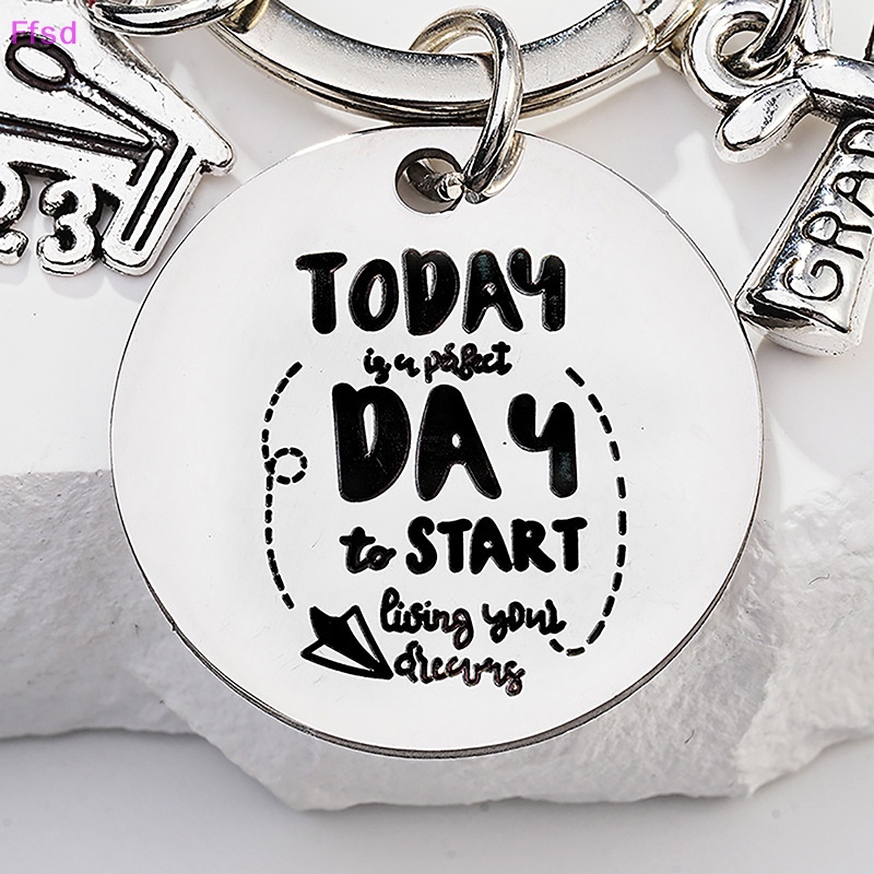 Móc Chìa Khóa Hình Thành Viên Mừng Năm Mới 2023