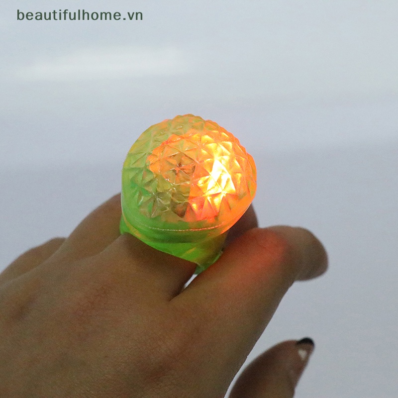 [beautifulhome] Set 2 Nhẫn Đồ Chơi Có Đèn LED Phát Sáng Trong Bóng Tối Hình Hoạt Hình Dành Cho Trẻ Em [beauty]