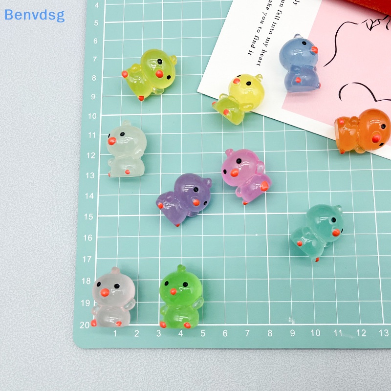 Bộ 2 Tượng Gà Con Bằng Nhựa Phát Quang Trang Trí Tiểu Cảnh