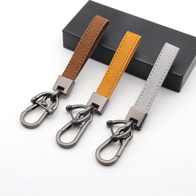 Car keychain creative suede keychain cross-border hot-selling art metal keychain mặt dây chuyền món quà nhỏ
