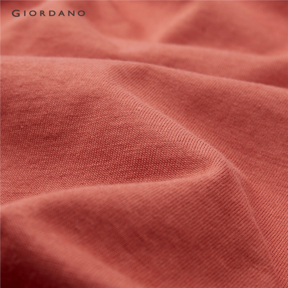 Áo thun GIORDANO 13093791 cotton cổ tròn dài tay họa tiết chữ dành cho nam