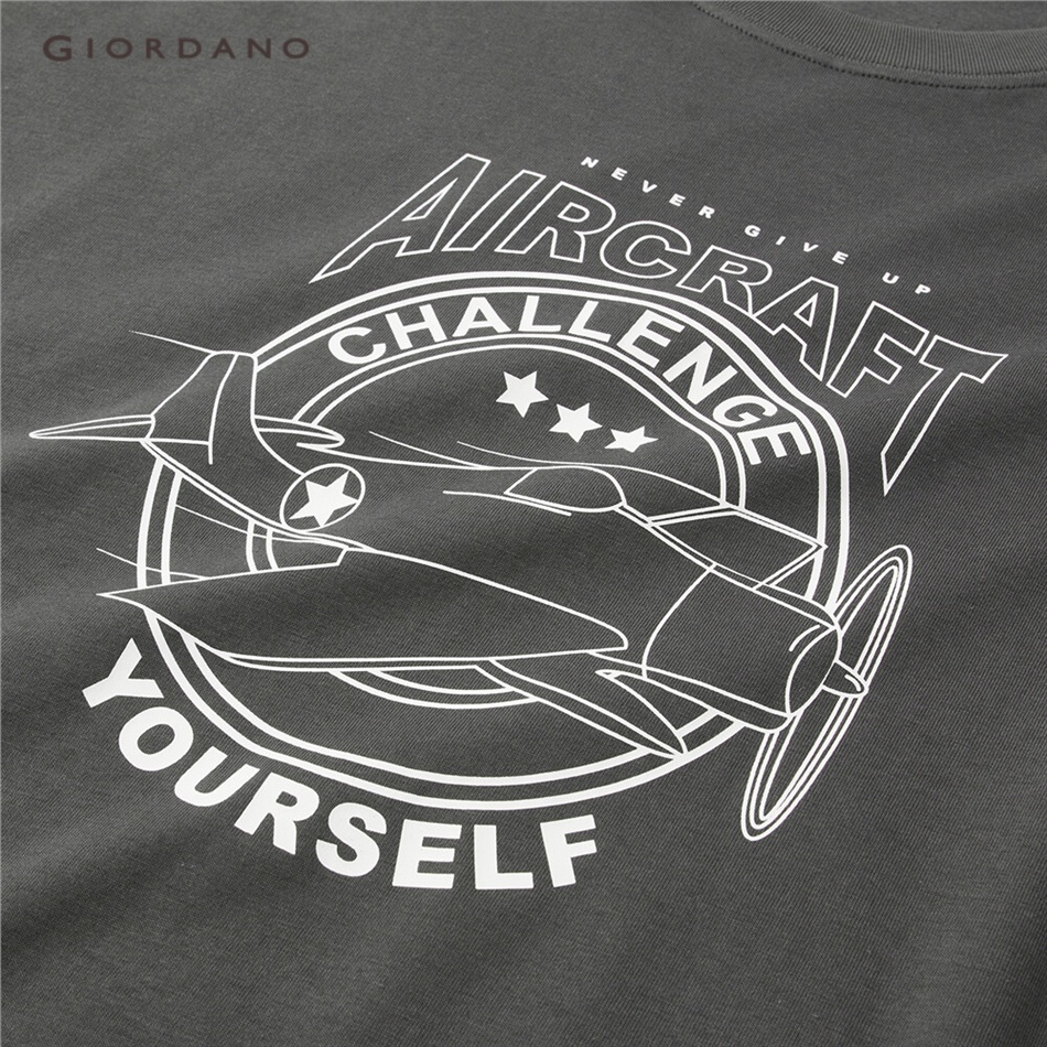 Áo thun GIORDANO 13093793 cotton tay dài in họa tiết cổ điển