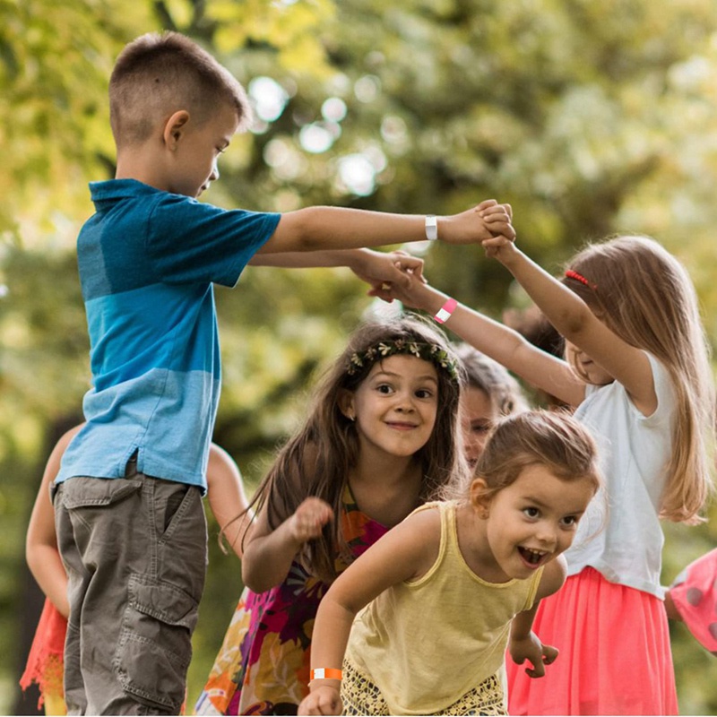 Set 800 Vòng Đeo Tay Tự Dính Gọn Nhẹ Chống Thấm Nước Màu Sắc Đa Dạng Cho Tiệc Tù