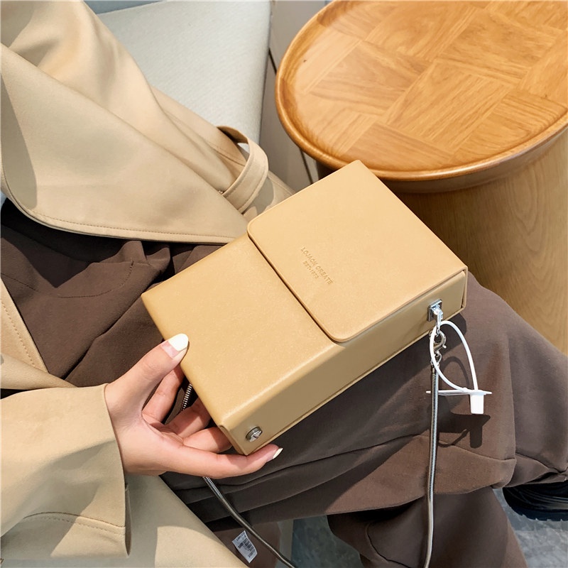 Túi Đeo Chéo Đựng Điện Thoại Thiết Kế Nhỏ Nhắn Phối Dây Xích Thời Trang Cao Cấp Cho Nữ