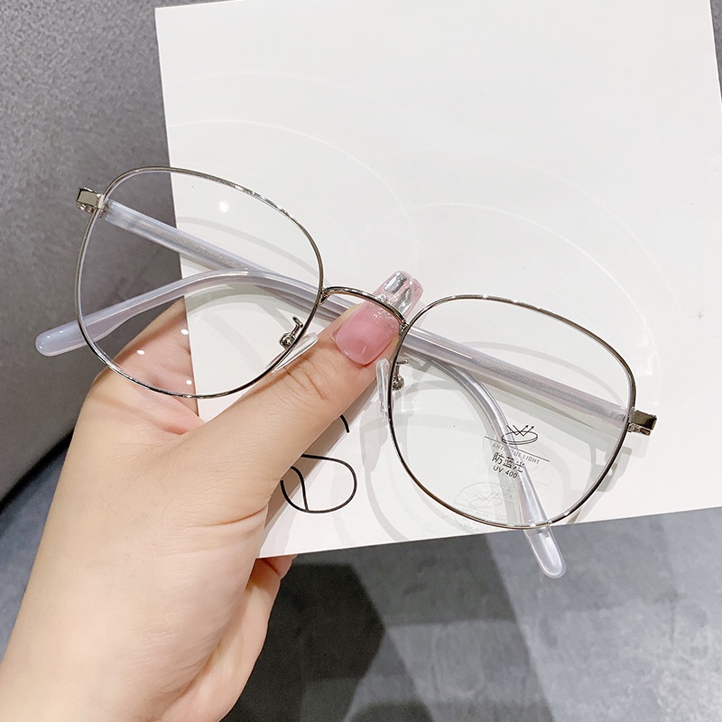 Kính Mát Gọng Vuông Chống Tia Bức Xạ Thời Trang