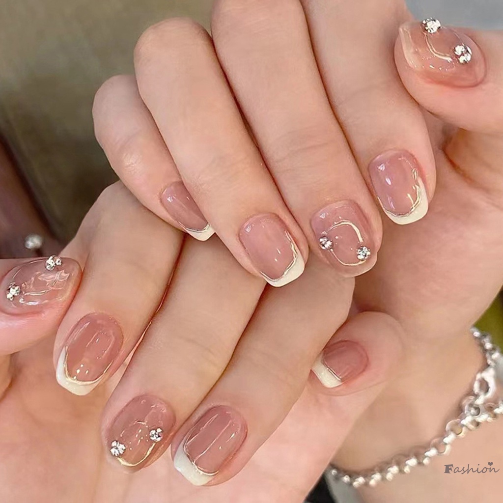 Bộ Móng Tay Giả Ngắn Tròn Bóng Nhẹ Và Dễ Dán