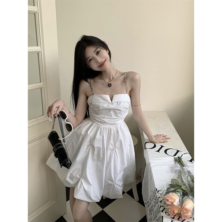 Đầm Trắng Mùa Hè Hong Kong 2022 Hai Dây Xếp Ly Hở Vai Eo Hẹp Hình Trái Tim Phong Cách Mới Cho Nữ