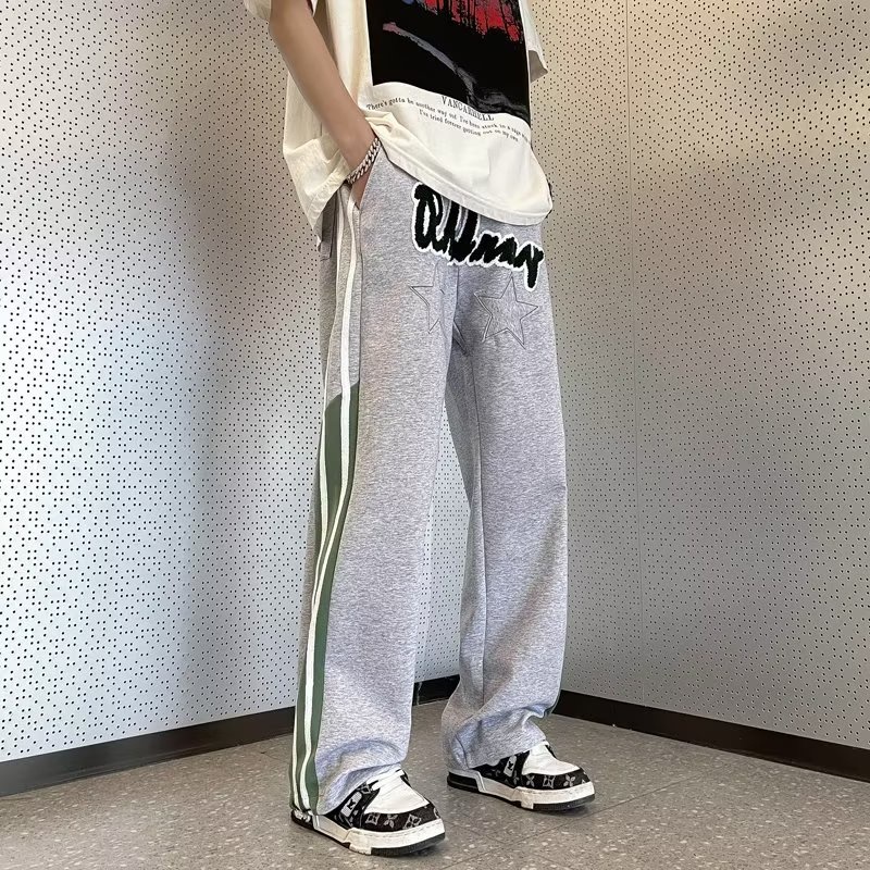 Quần Dài Ống Rộng Màu Đỏ Đen Phong Cách Retro Mỹ Cá Tính Cho Nam