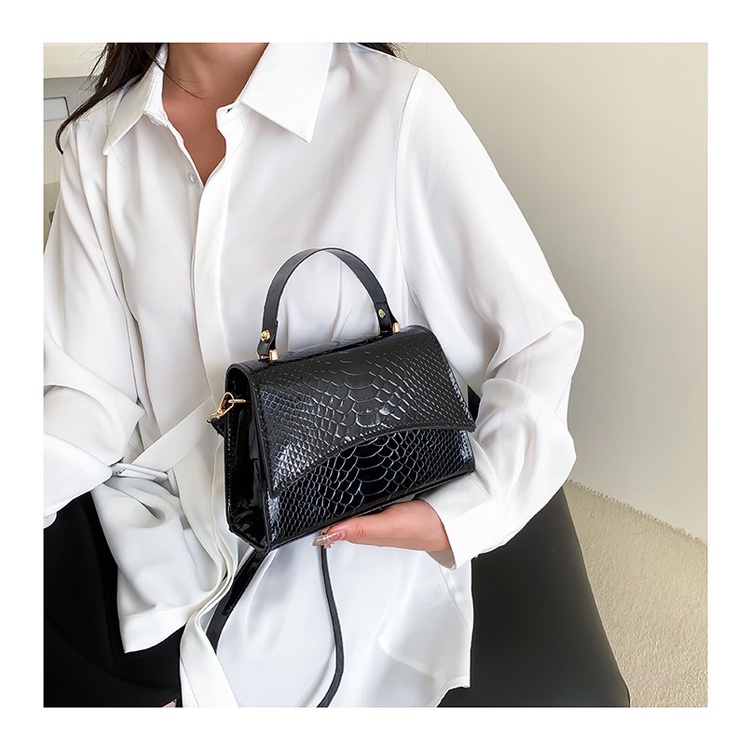 Túi Xách JASMIN NOIR Đeo Chéo Vai Họa Tiết Da Rắn Khóa Bấm Đơn Giản Cho Nữ