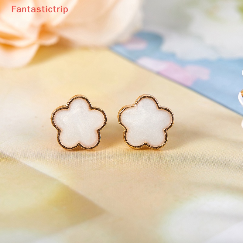 1 Đôi Bông Tai Hình Hoa Trắng Bằng Hợp Kim Thanh Lịch Dành Cho Nữ