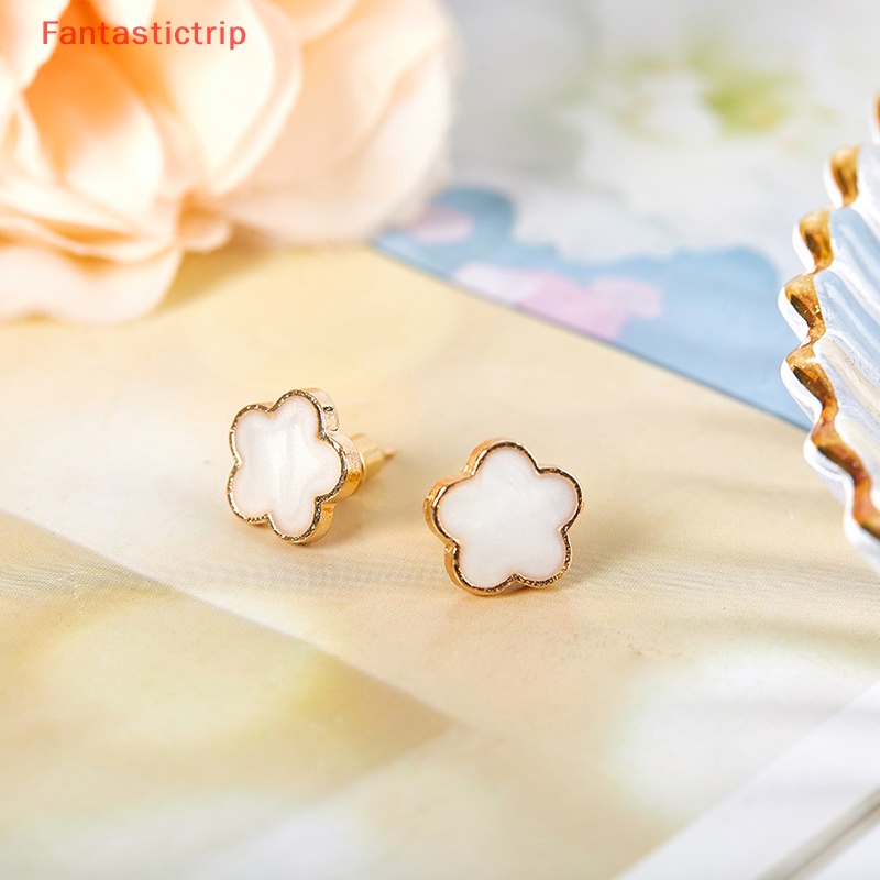 1 Đôi Bông Tai Hình Hoa Trắng Bằng Hợp Kim Thanh Lịch Dành Cho Nữ