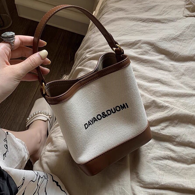 Túi Đeo Chéo Vải canvas In Chữ Phối Màu Độc Đáo Thời Trang Hàn Quốc Dễ Phối Đồ Cho Nữ