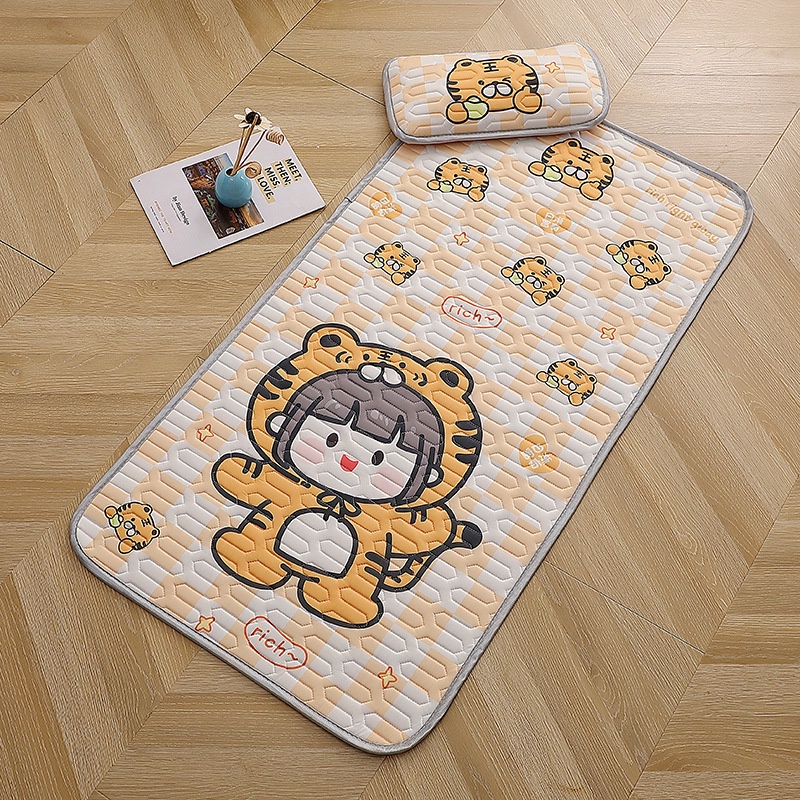 Set Thảm Lót Giường + Vỏ Gối Chất Liệu Cao Su Mềm Họa Tiết Hoạt Hình Thời Trang Mù