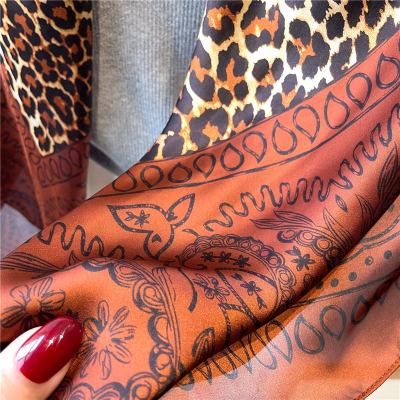 Khăn Quàng Cổ Chống Nắng Mùa Hè Bằng Lụa Satin Kích Thước Lớn 110cm In Họa Tiết Da Báo Cho Nữ