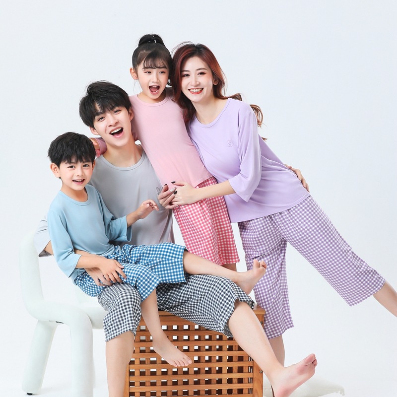 Bộ Đồ Ngủ Tay Lửng Thoáng Mát Cá Tính Cho Mẹ Và Bé 90-180cm