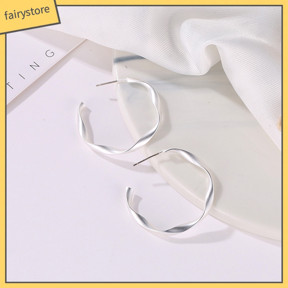 Set 2 Đôi Bông Tai Dạng Vòng Tròn Thời Trang Dành Cho Nữ