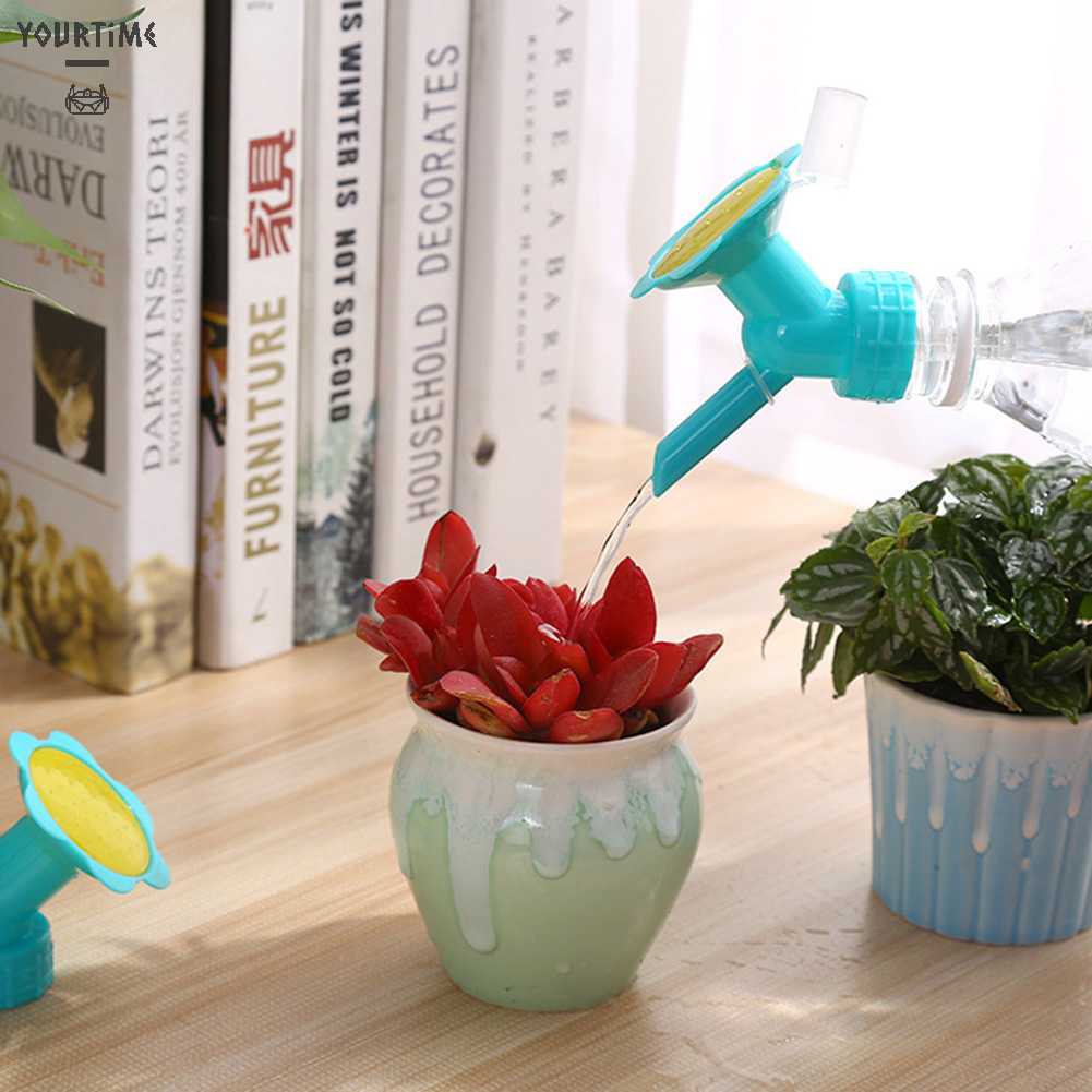 Bình Tưới Cây Bằng Nhựa Tiện Lợi