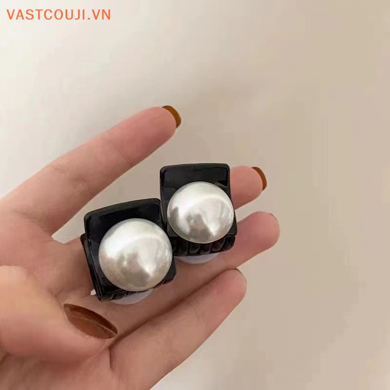 Kẹp Cá Mập Nhỏ Đính Ngọc Trai Phong Cách Pháp Cổ Điển