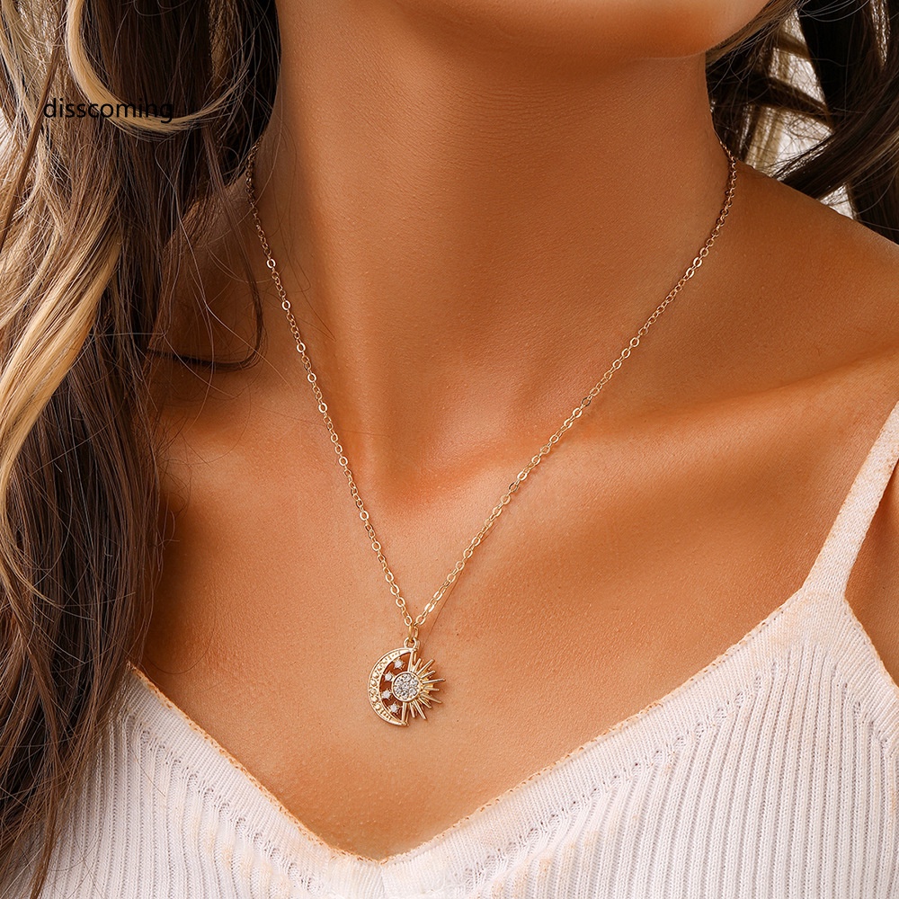 Áo Thun Tay Ngắn In Chữ SL| Vòng cổ Kim Loại Mặt Hình Mặt Trăng Mặt Trời Đầy Độc Đáo