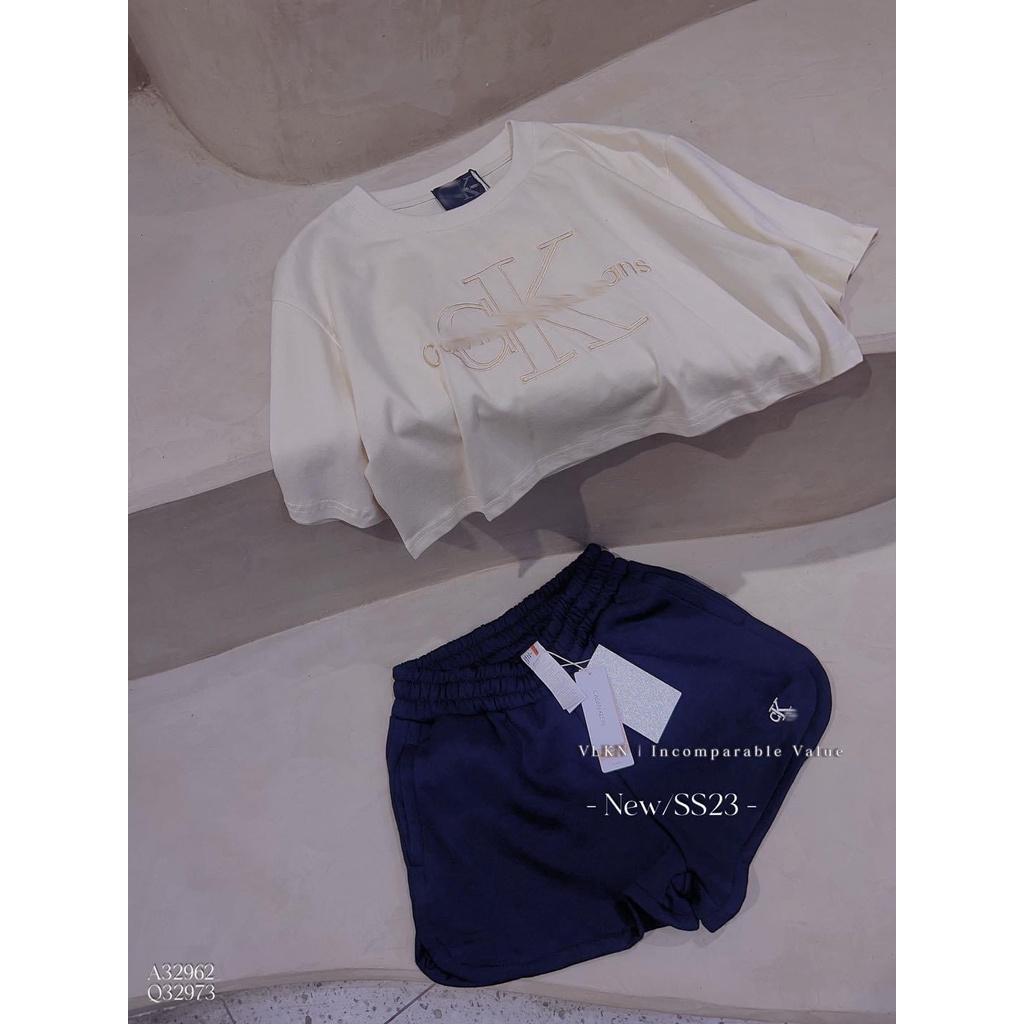 Áo thun in thêu ck crop.top