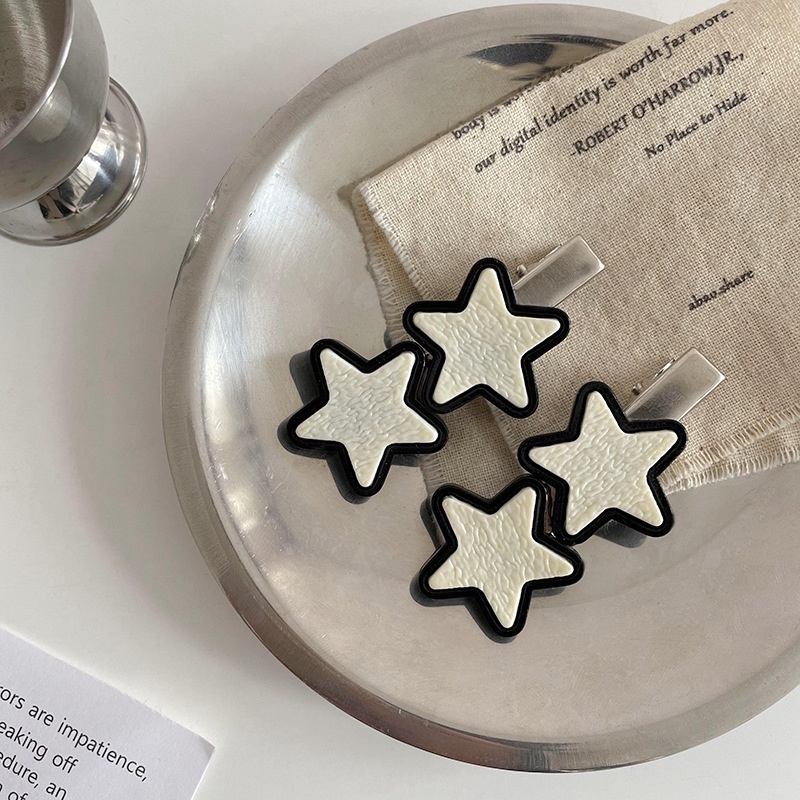 Kẹp Tóc Nữ Hình Ngôi Sao Năm Cánh Màu Trắng Đen Đơn Giản Đa Năng YR