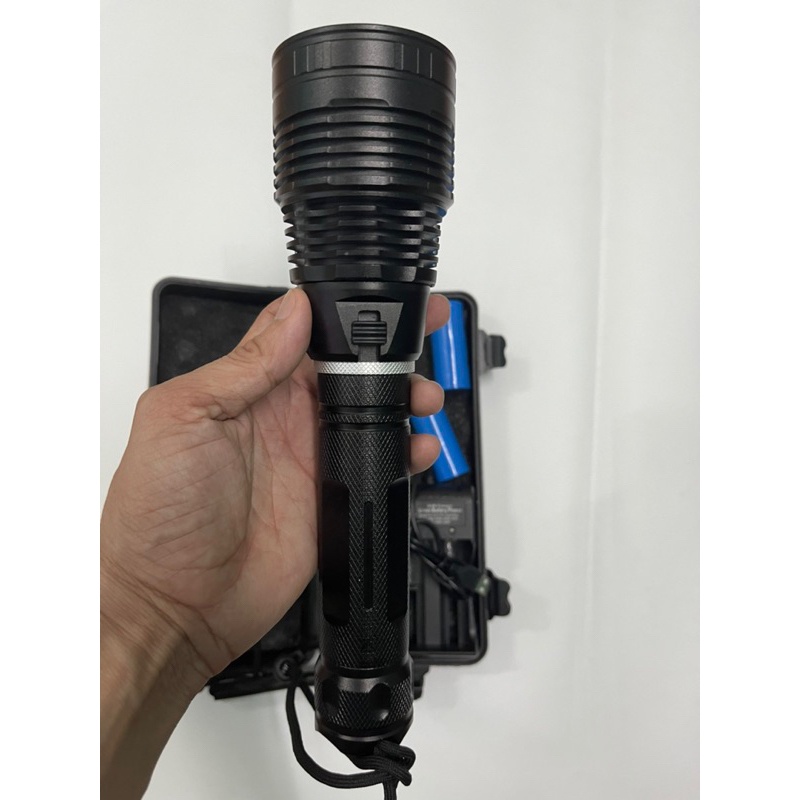 Đèn lặn siêu sáng P70 cho thợ lặn chuyên nghiệp, đèn trống nước tuyệt đối với độ chịu nước lên tới 30m sử dụng 2 pin