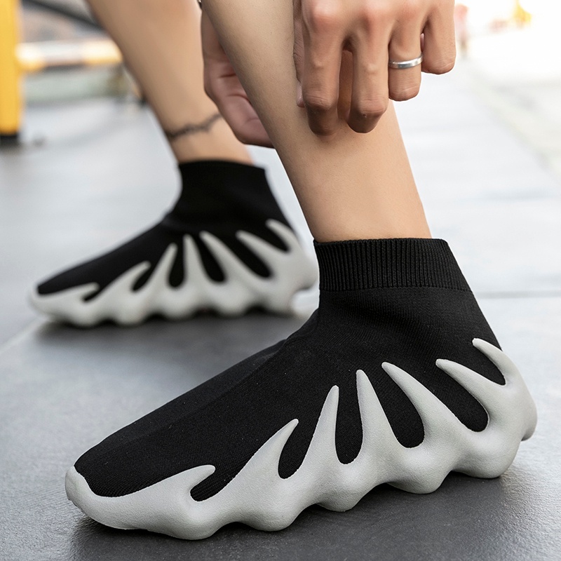 Big size 31-48 high top nam giày chạy bộ siêu nhẹ lưới thoáng khí phụ nữ thể thao giày thể thao đệm mềm chống sốc đáy slip-on đi bộ vớ chạy bộ giày dép đen trắng xám kaki