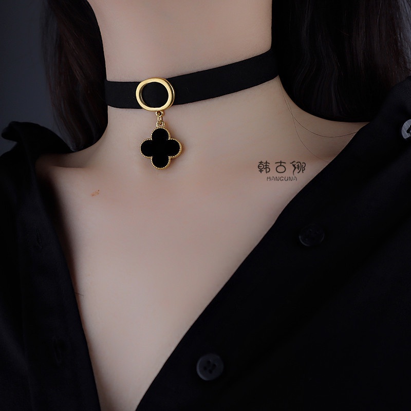 Dây Chuyền Mặt Cỏ Bốn Lá Màu Đen Thời Trang Cho Nữ