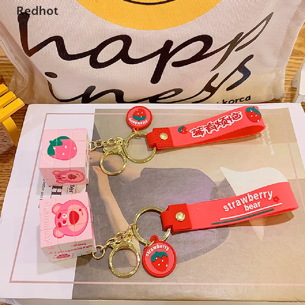 1 Móc Khóa Hình Gấu Và Dâu Tây Dễ Thương