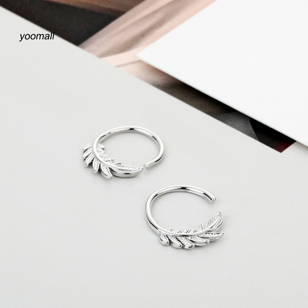 1 Đôi Bông Tai Hình Chiếc Lá Thời Trang Dành Cho Nữ