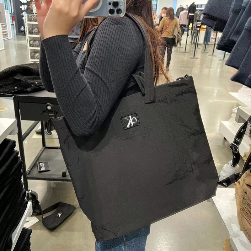 Túi Tote Đeo Vai Bằng Vải Dù Trọng Lượng Nhẹ Phong Cách Mới 2023