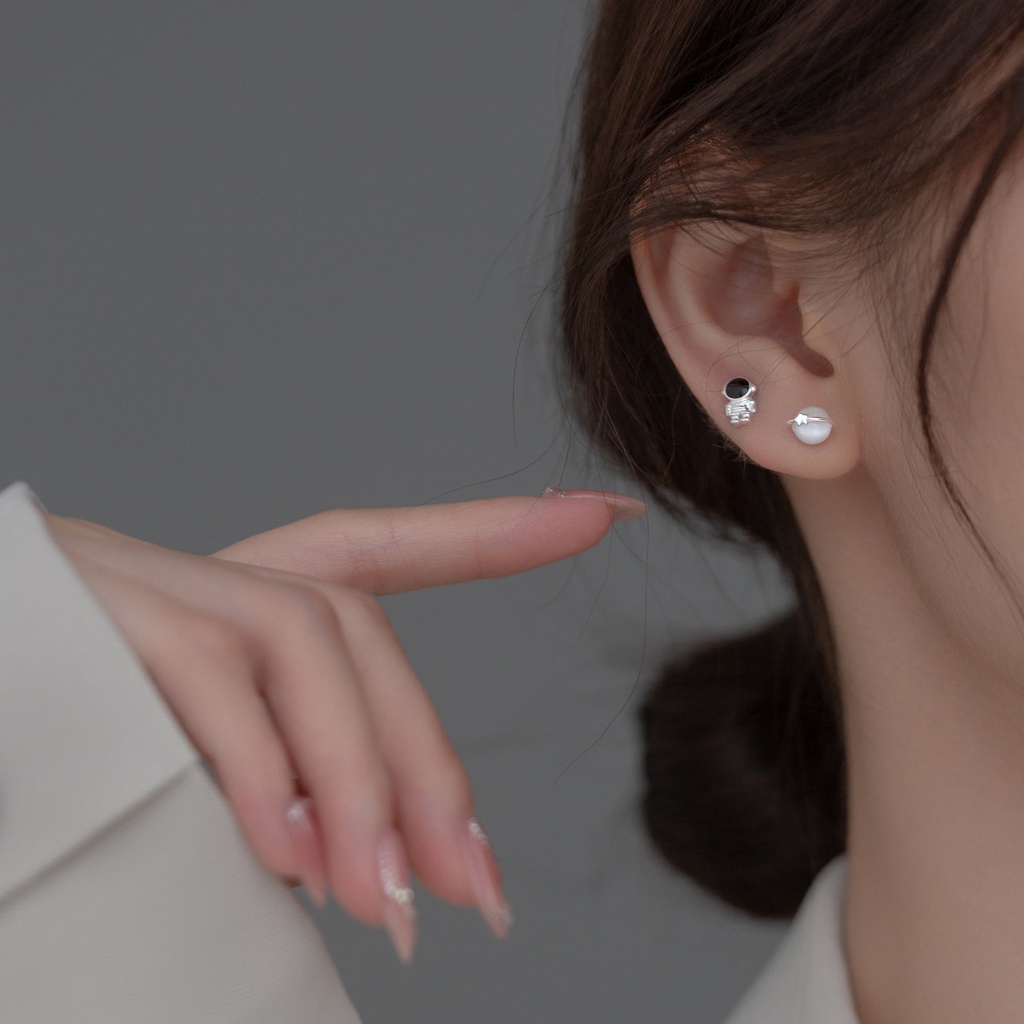 Bông Tai Hình Phi Hành Gia Bằng Thép Titan Đính Đá Zircon Trắng Thời Trang Cho Nữ