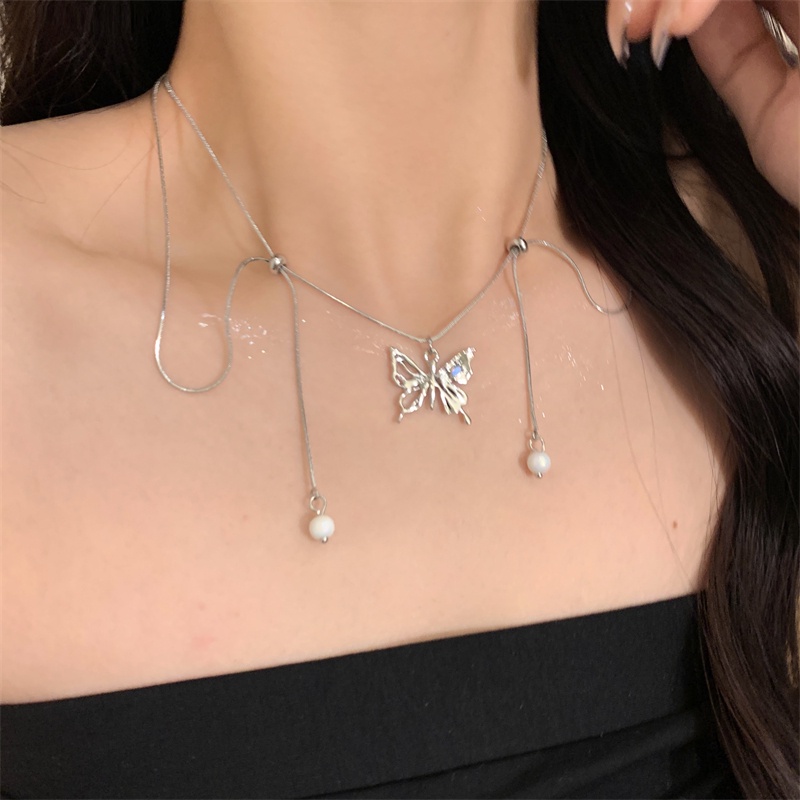 Vòng Cổ Titan Nhẹ Nhàng Hình Bướm Thiết Kế Lộ Xương Đòn Cao Cấp Phong Cách Hàn Quốc Sang Trọng