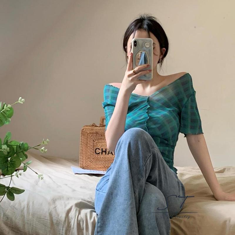 Áo Thun Ngắn Tay Cổ Chữ V Họa Tiết Caro Thời Trang Cho Nữ