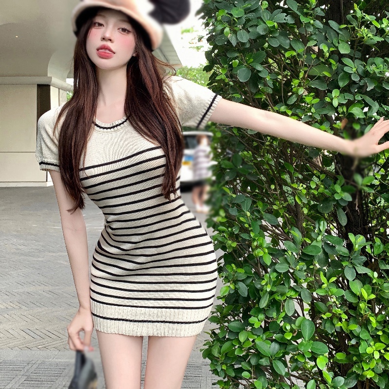 Đầm Dệt Kim Tay Ngắn Cổ Tròn In Họa Tiết Kẻ Sọc Thời Trang Xinh Xắn Cho Nữ