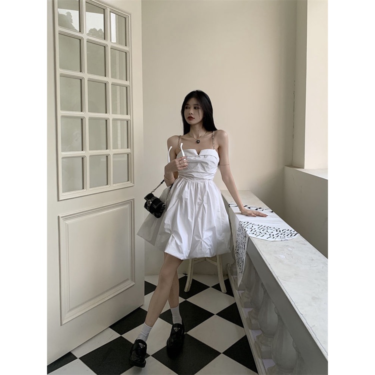 Đầm Trắng Mùa Hè Hong Kong 2022 Hai Dây Xếp Ly Hở Vai Eo Hẹp Hình Trái Tim Phong Cách Mới Cho Nữ