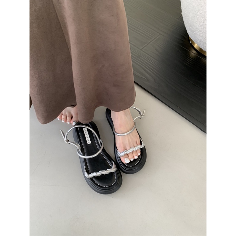 Giày Sandal Đế Xuồng Dày Hở Ngón Mùa Hè 2023 Phong Cách Mới Cho Nữ