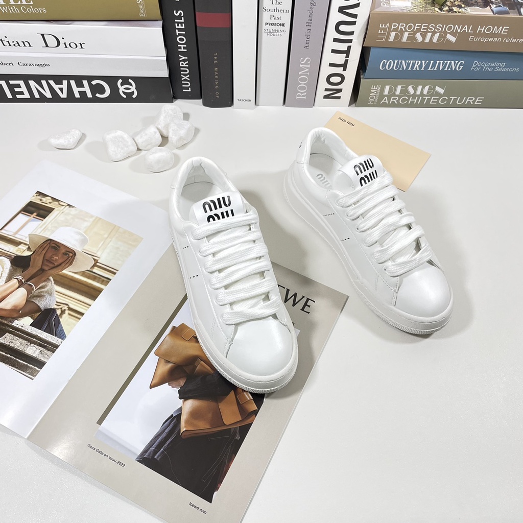 Giày Thể Thao Da Mũi Tròn Thắt Dây Thoáng Khí Miu Miu 2023