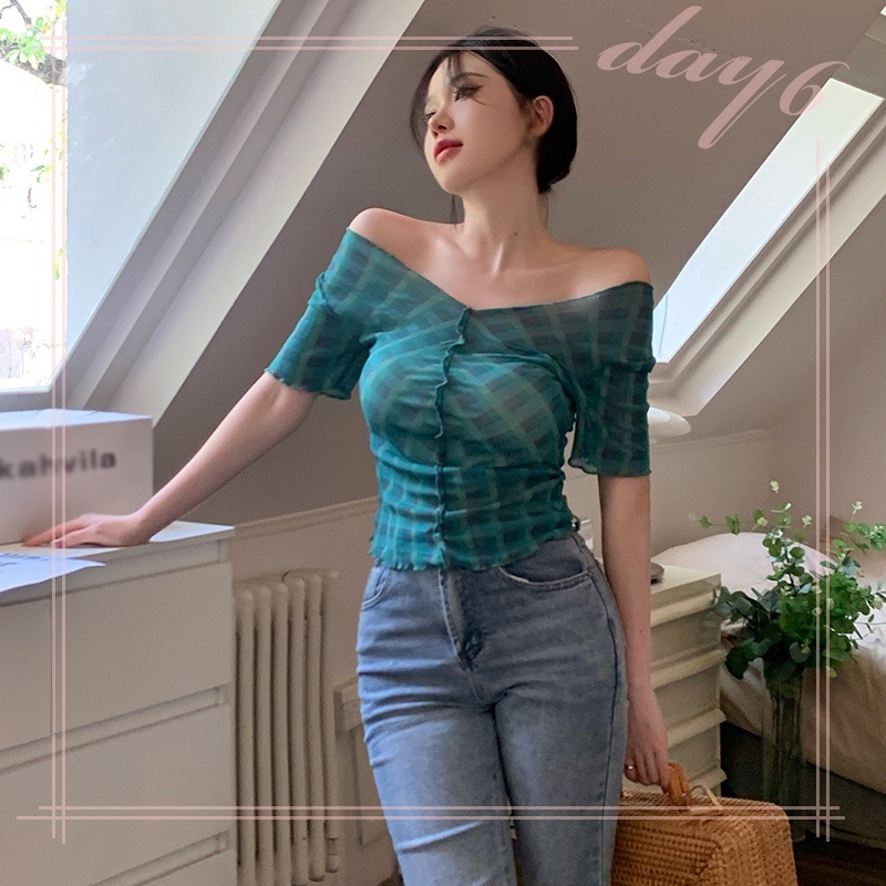 Áo Thun Nữ Ngắn Tay Trễ Vai Họa Tiết Caro Thời Trang