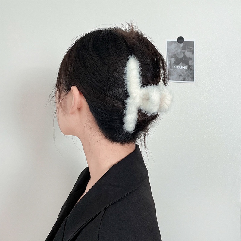 Kẹp Tóc Hình Cá Mập Bằng Lông Nhung Dễ Thương Xinh Xắn