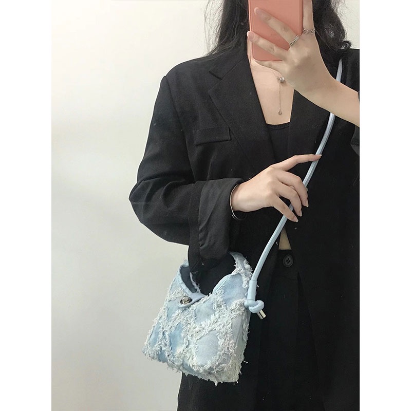 Túi Đeo Vai AlphaZ y2k Chất Liệu Denim Phối Tua Rua Đơn Giản Phong Cách retro