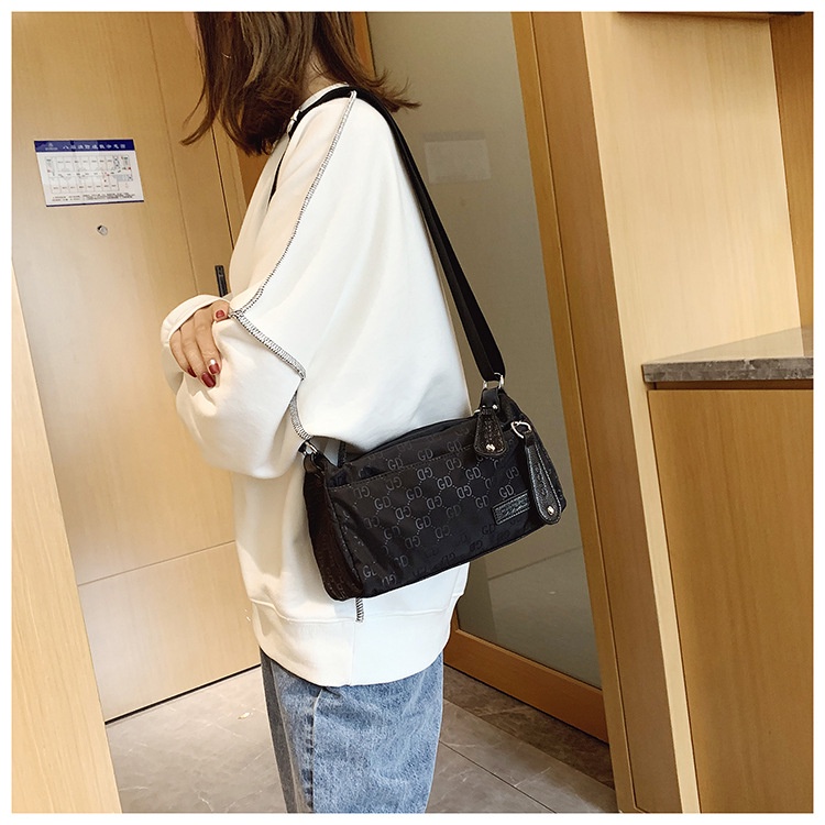 Túi Đeo Vai Bằng Vải Nylon Thiết Kế Đơn Giản Gọn Nhẹ Thời Trang Cho Nữ