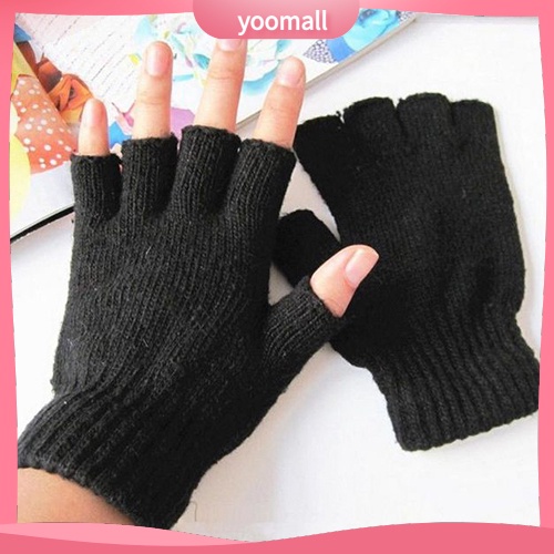 1 Đôi Găng Tay Hở Ngón Giữ Ấm Mùa Đông Màu Đen