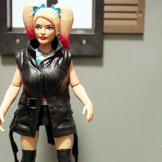 Mô Hình Búp Bê Nữ Chạy Xe Máy Wrestler 20cm Có Khớp Cử Động Được