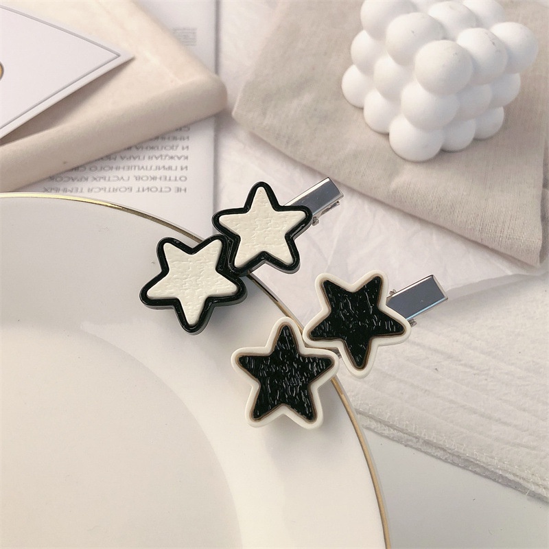 Kẹp Tóc Nữ Hình Ngôi Sao Năm Cánh Màu Trắng Đen Đơn Giản Đa Năng YR