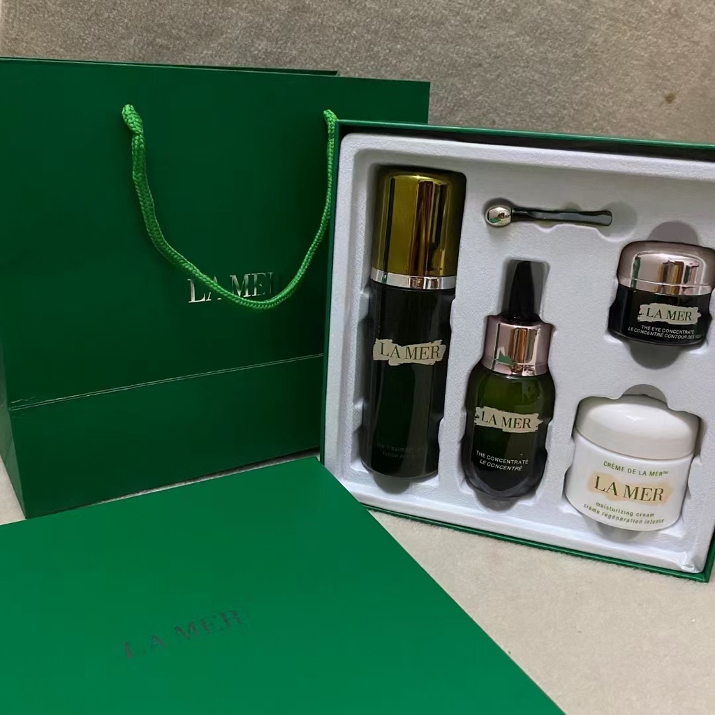 La mer Hộp Quà Tặng Bộ 4 Sản Phẩm Dưỡng Ẩm Và Chống Lão Hóa